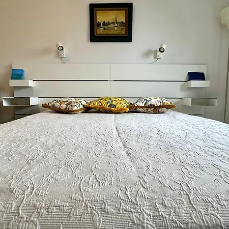 In The Center Apartment